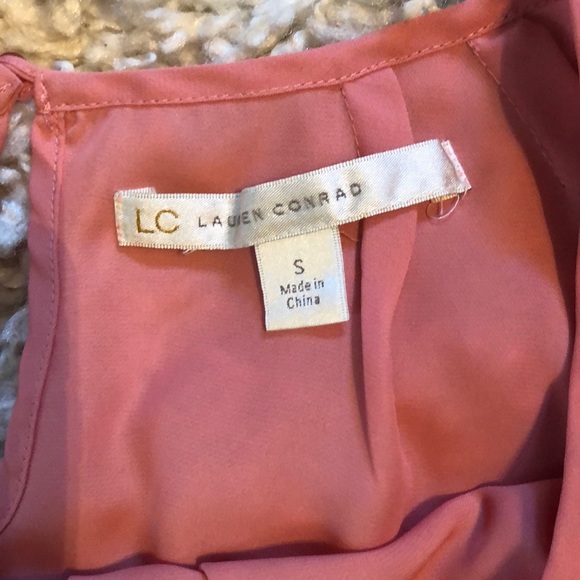 LC Lauren Conrad | Pink Keyhole Smocked Top NWOT - Picture 4 of 9